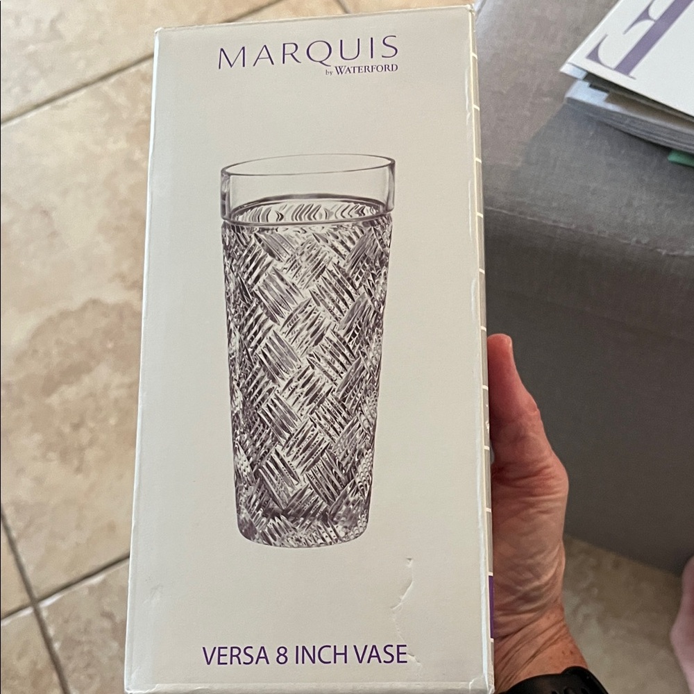 Versa 8-Inch Vase - Clear Crystal Design